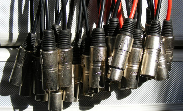 Какой кабель использовать для управления светом? DMX vs. Mic!